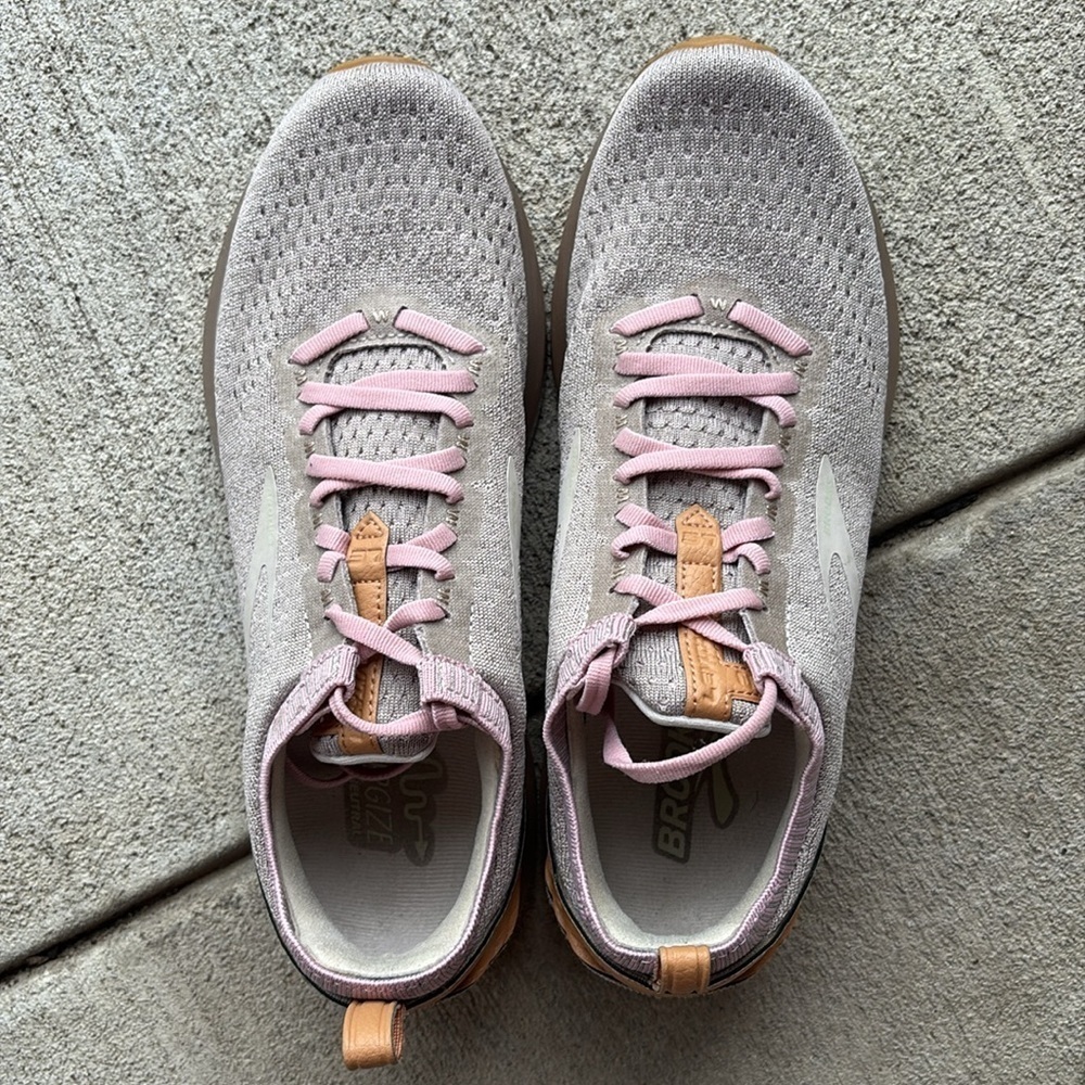 NWOT Brooks Levitate 2 Limited Edition Le Pink Running Shoes size 10 - Picture 4 of 10